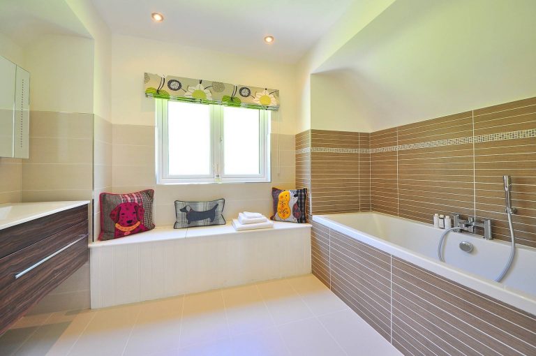 instalación de azulejos en cuarto de baño en alicante